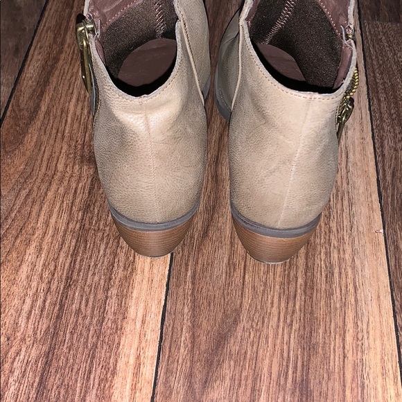 𝙼𝚊𝚍𝚎𝚕𝚒𝚗𝚎 𝚋𝚘𝚘𝚝𝚒𝚎𝚜 - Picture 4 of 4